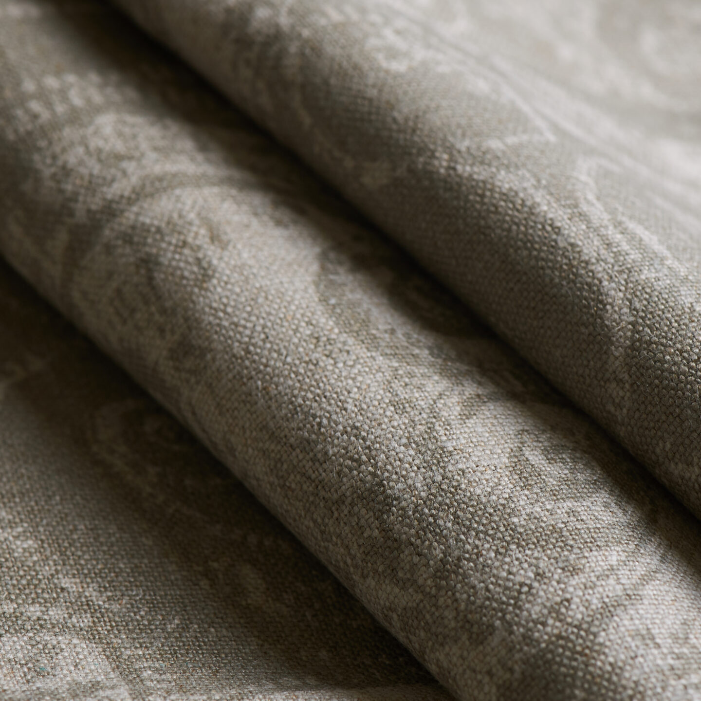 Bauer-Canvas-Clarence-House-Frank-Ponterio-Interior-Design