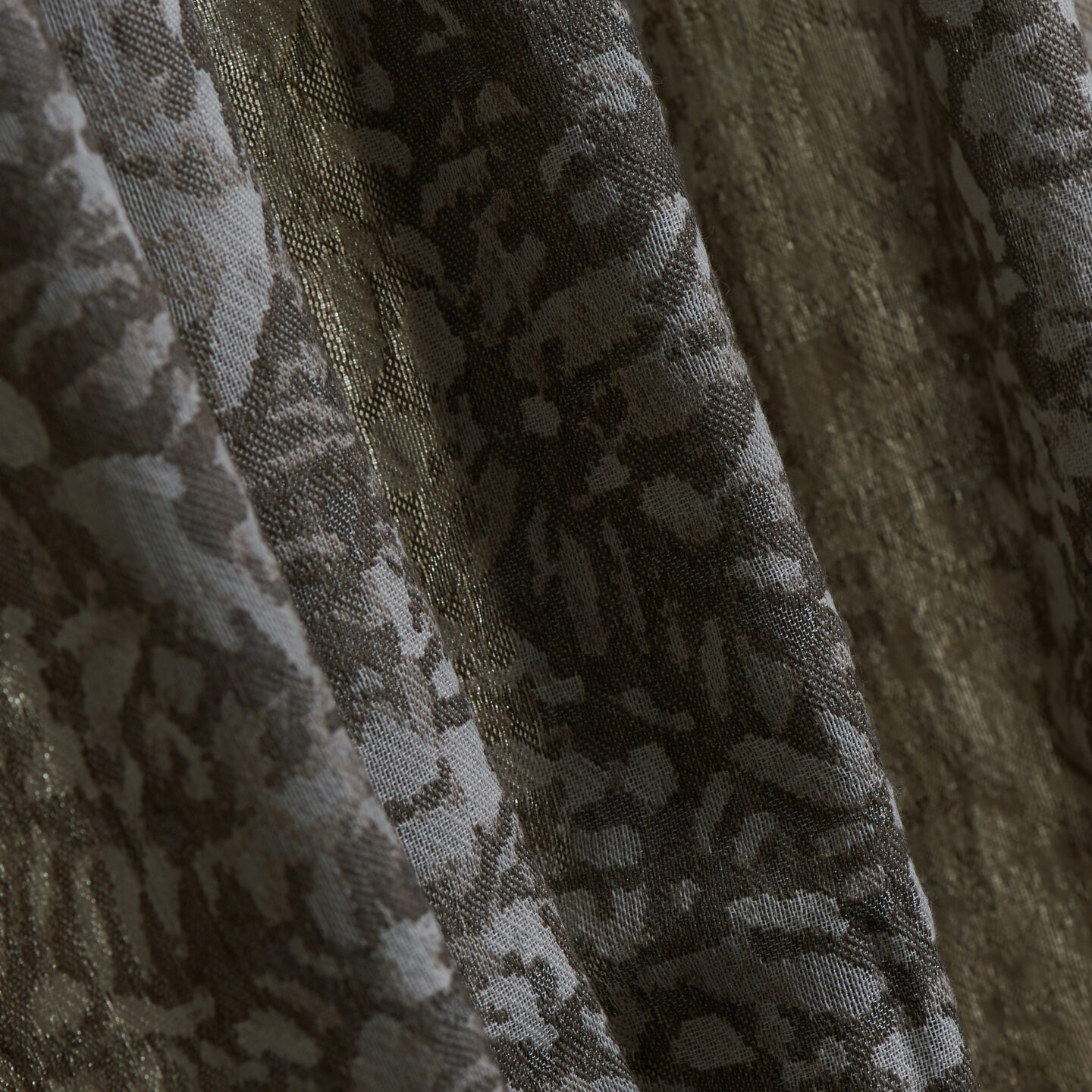 Rugo-Granite-Clarence-House-Frank-Ponterio-Interior-Design