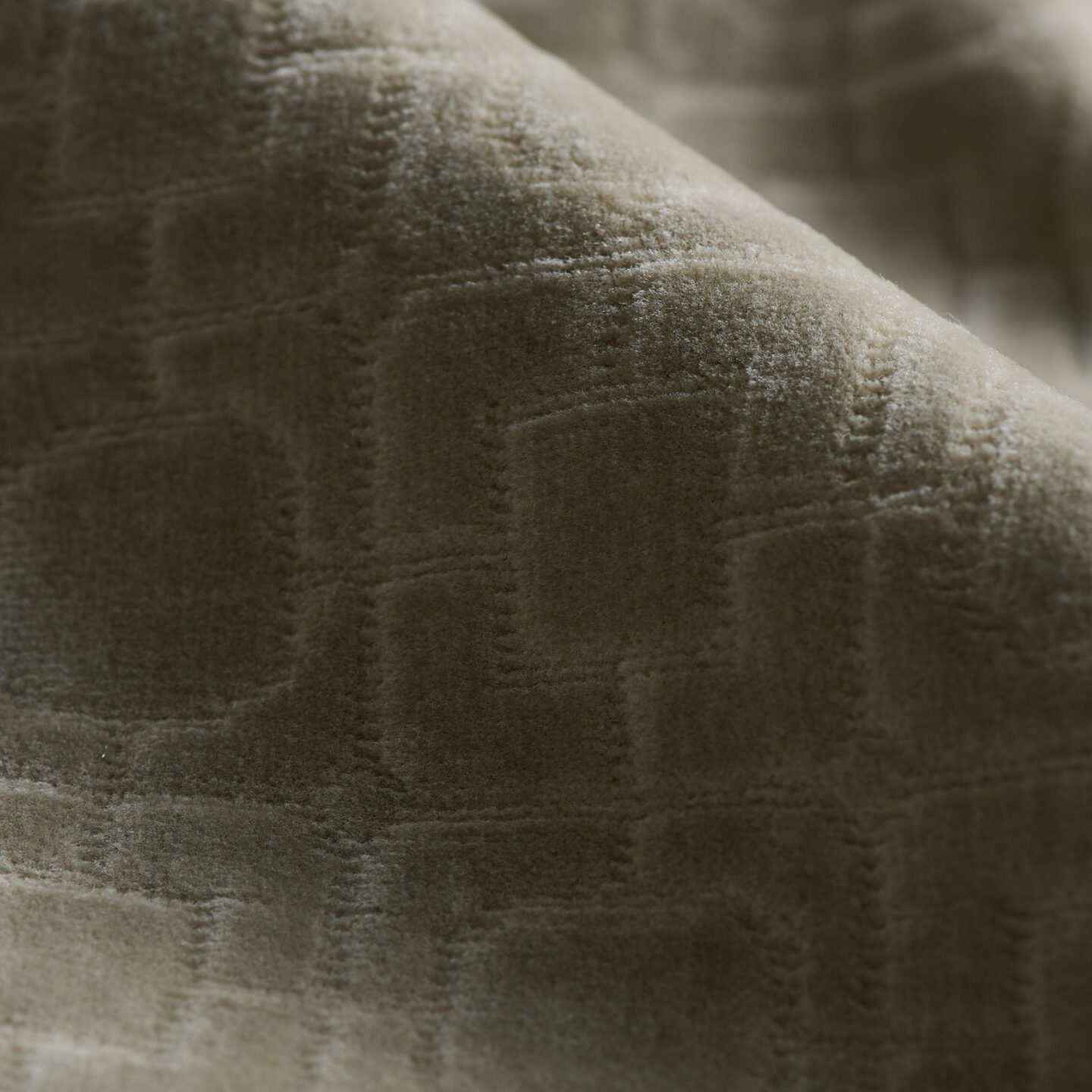 Valentina-Stone-Clarence-House-Frank-Ponterio-Interior-Design