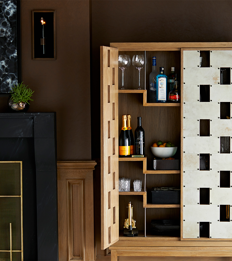 frank_ponterio_collections_arterior_LR_Living_room_cabinet