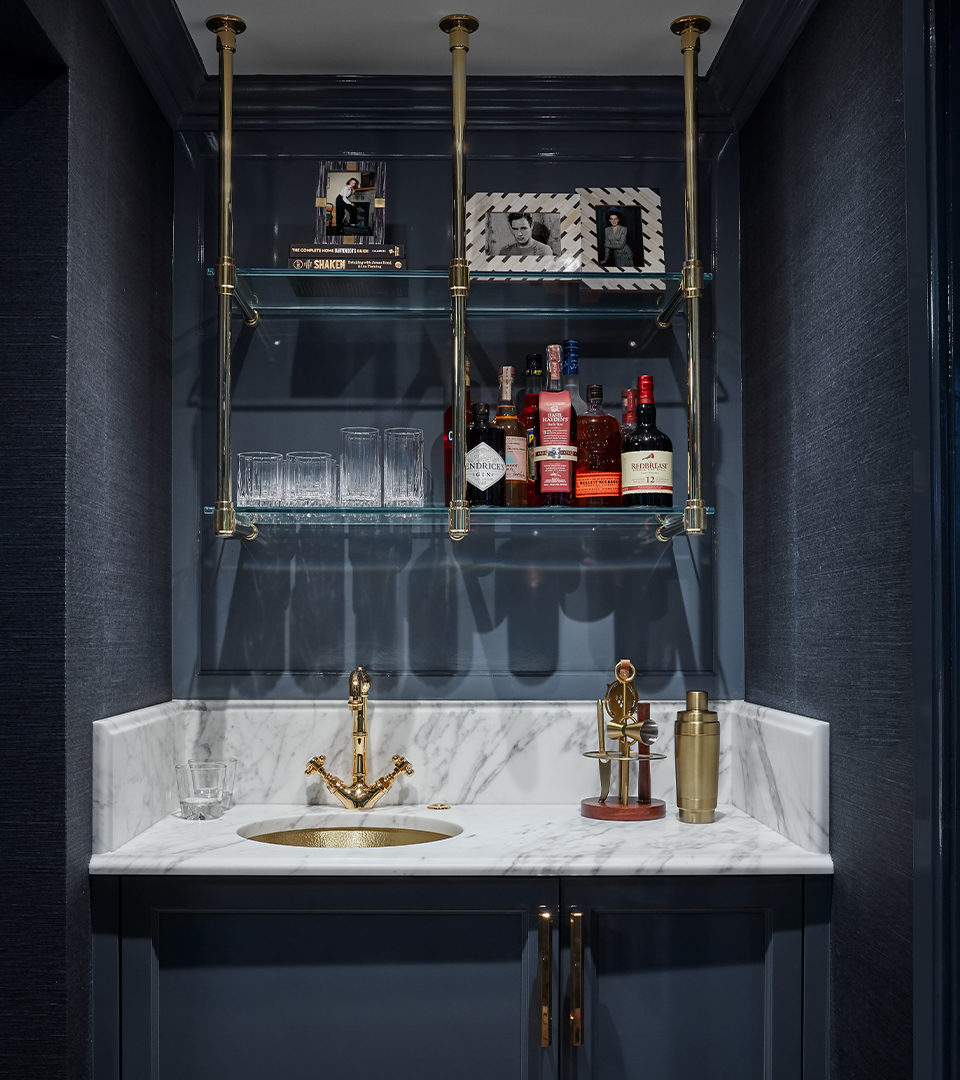 Frank-Ponterio-Interior-Design-North-Shore-Summer-Home-Bar