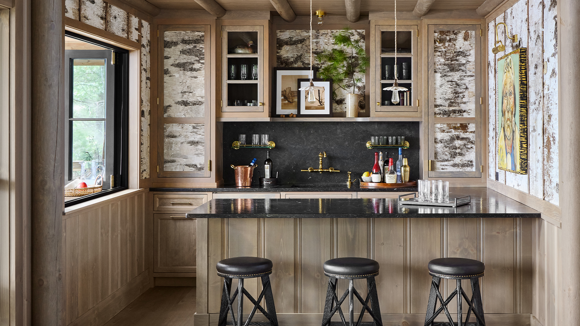 Frank-Ponterio-Interior-Design-North-Woods-Lake-House-Bar