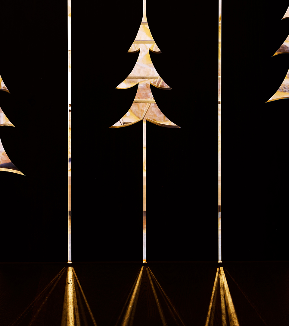 Frank-Ponterio-Interior-Design-North-Woods-Lake-House-Staircase-Detail